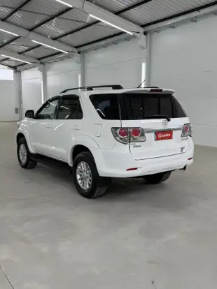 TOYOTA-HILUX SW4-3.0 SRV 4X4 16V TURBO INTERCOOLER DIESEL 4P AUTOMÁTICO TOYOTA-HILUX SW4-2013