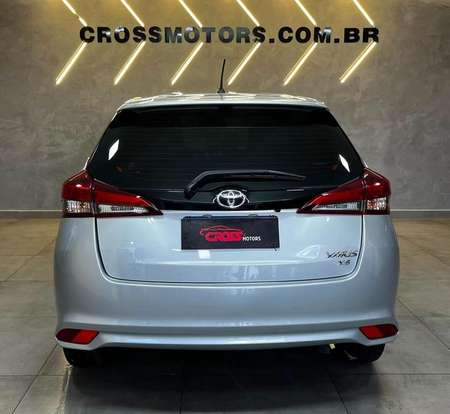 TOYOTA-YARIS-2022
