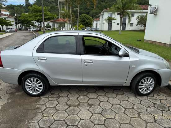TOYOTA-ETIOS-2014
