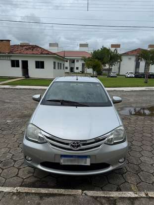 TOYOTA-ETIOS-1.5 XLS SEDAN 16V FLEX 4P MANUAL TOYOTA-ETIOS-2014