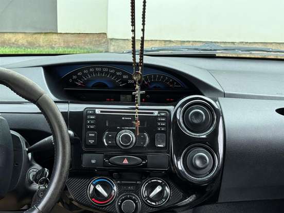 TOYOTA-ETIOS-1.5 XLS SEDAN 16V FLEX 4P MANUAL TOYOTA-ETIOS-2014