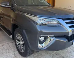 TOYOTA HILUX SW4 2.8 SRX 4X4 7 LUGARES 16V TURBO INTERCOOLER DIESEL 4P AUTOMÁTICO TOYOTA HILUX SW4 2.8 SRX 4X4 7 LUGARES 16V TURBO INTERCOOLER DIESEL 4P AUTOMÁTICO