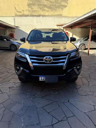 TOYOTA-HILUX SW4-2.8 SRX 4X4 7 LUGARES 16V TURBO INTERCOOLER DIESEL 4P AUTOMÁTICO TOYOTA-HILUX SW4-2019