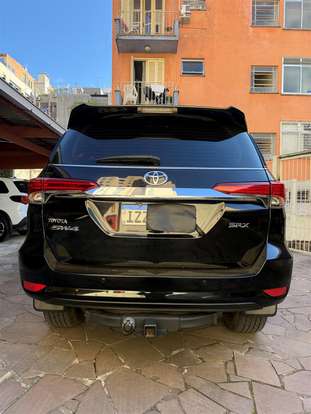TOYOTA-HILUX SW4-2.8 SRX 4X4 7 LUGARES 16V TURBO INTERCOOLER DIESEL 4P AUTOMÁTICO TOYOTA-HILUX SW4-2019