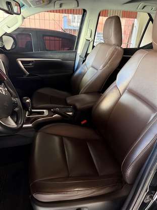 TOYOTA-HILUX SW4-2019