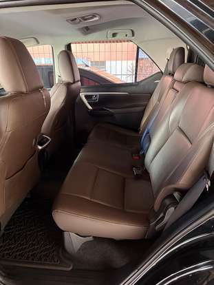 TOYOTA-HILUX SW4-2019