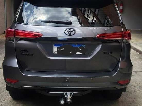TOYOTA-HILUX SW4-2.8 SRX 4X4 7 LUGARES 16V TURBO INTERCOOLER DIESEL 4P AUTOMÁTICO TOYOTA-HILUX SW4-2019