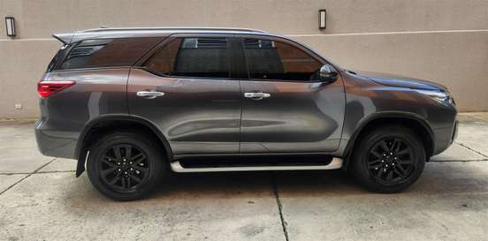 TOYOTA-HILUX SW4-2019