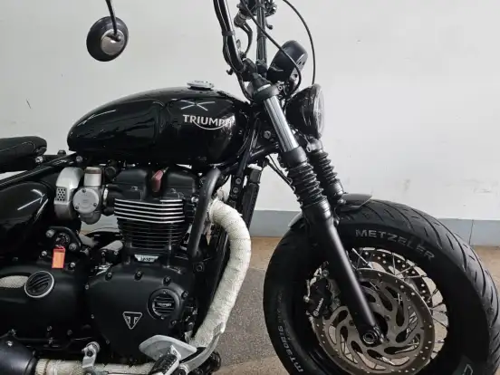 TRIUMPH-BONNEVILLE BOBBER 1200 TRIUMPH-BONNEVILLE BOBBER 1200-2019