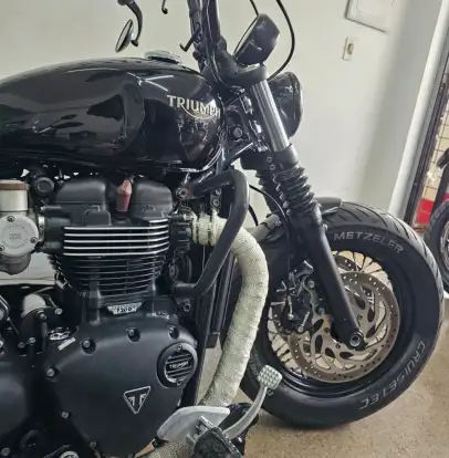 TRIUMPH-BONNEVILLE BOBBER 1200-2019