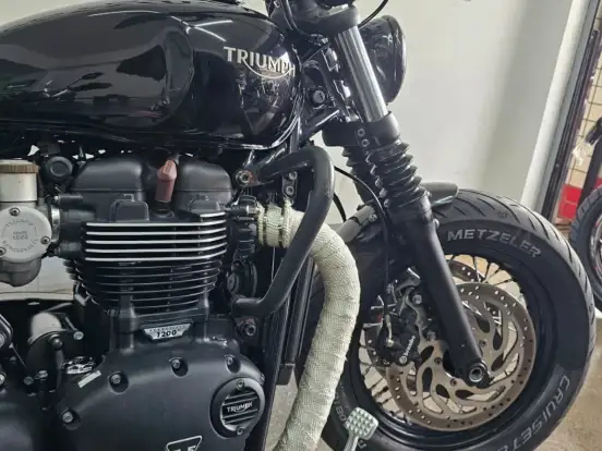TRIUMPH-BONNEVILLE BOBBER 1200 TRIUMPH-BONNEVILLE BOBBER 1200-2019