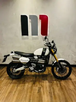 TRIUMPH BONNEVILLE SCRAMBLER 1200 XE TRIUMPH BONNEVILLE SCRAMBLER 1200 XE