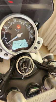 TRIUMPH-STREET TWIN-2017