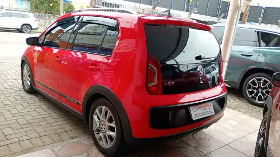 VOLKSWAGEN-CROSS UP-2017