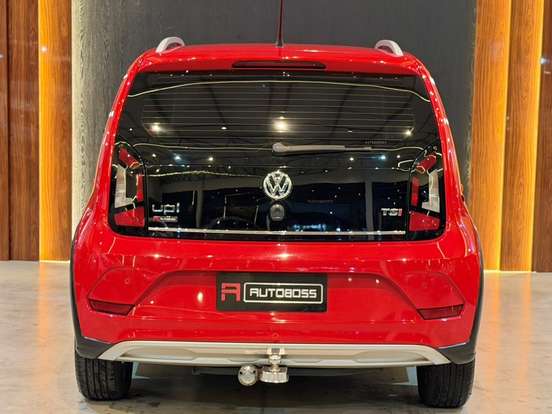 VOLKSWAGEN-CROSS UP-2017