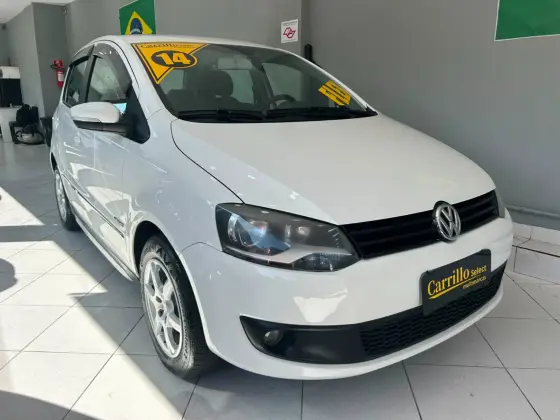 VOLKSWAGEN FOX 1.6 MI HIGHLINE 8V FLEX 4P MANUAL VOLKSWAGEN FOX 1.6 MI HIGHLINE 8V FLEX 4P MANUAL