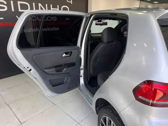 VOLKSWAGEN-FOX-2017