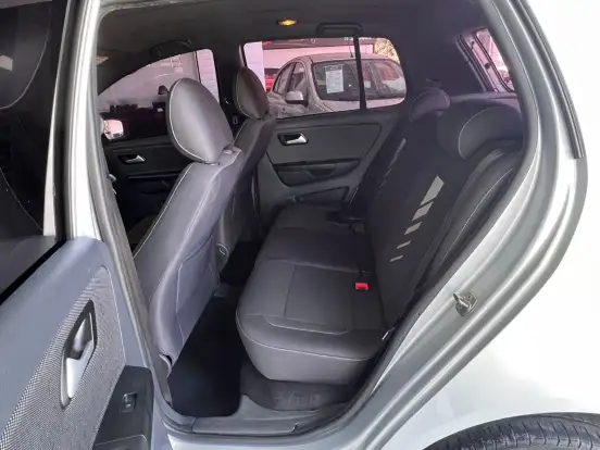 VOLKSWAGEN-FOX-2017