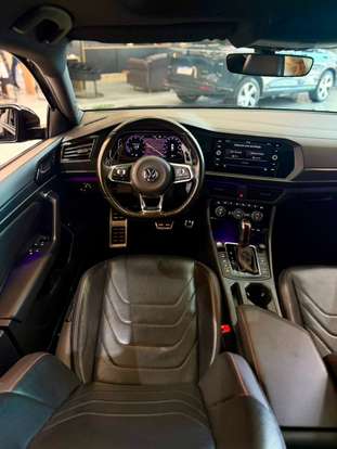 VOLKSWAGEN-JETTA-2021