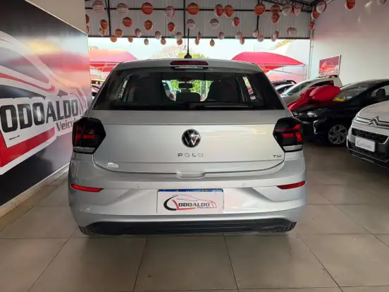 VOLKSWAGEN-POLO-1.0 170 TSI COMFORTLINE AUTOMÁTICO VOLKSWAGEN-POLO-2024
