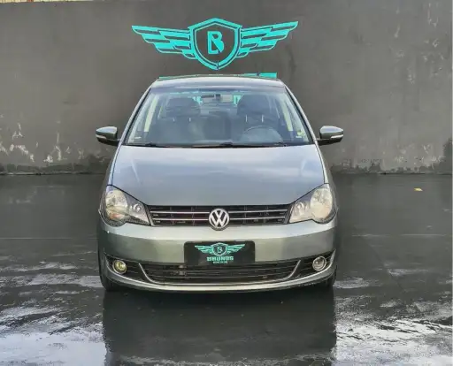 VOLKSWAGEN-POLO SEDAN-1.6 MI 8V FLEX 4P AUTOMATIZADO VOLKSWAGEN-POLO SEDAN-2011