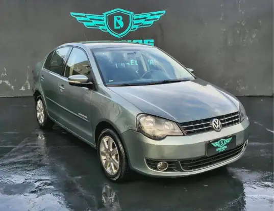 VOLKSWAGEN-POLO SEDAN-2011