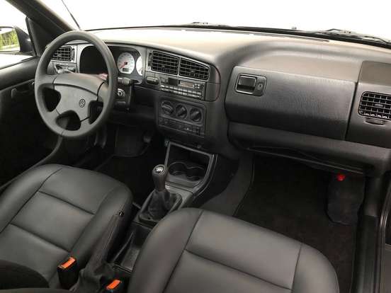 VOLKSWAGEN-GOLF-1997