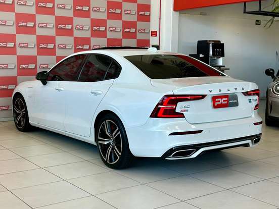 VOLVO-S60-2.0 T8 R-DESIGN HÍBRIDO 4P AUTOMÁTICO VOLVO-S60-2020