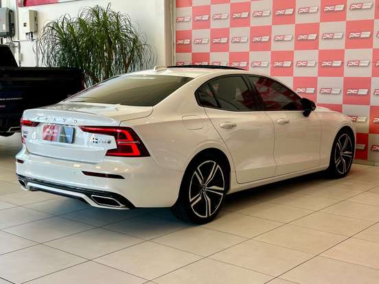 VOLVO-S60-2.0 T8 R-DESIGN HÍBRIDO 4P AUTOMÁTICO VOLVO-S60-2020