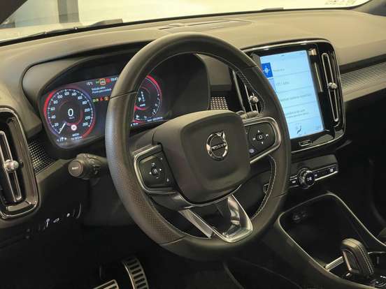 VOLVO-XC40-1.5 T5 RECHARGE R-DESIGN GEARTRONIC VOLVO-XC40-2020