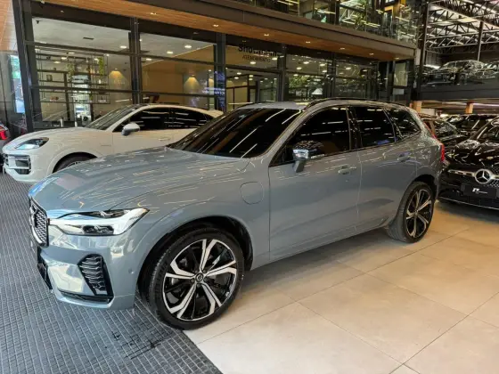 VOLVO XC60 2.0 T8 RECHARGE R-DESIGN AWD GEARTRONIC