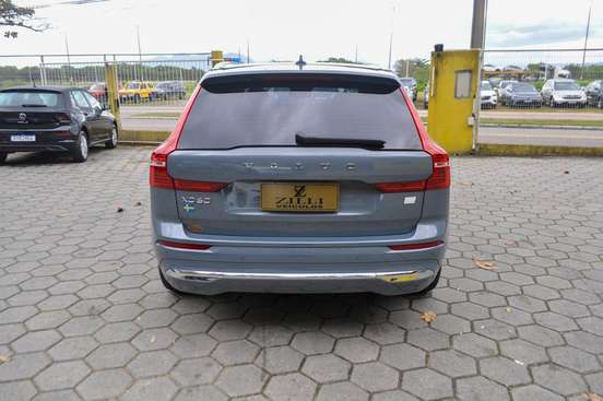 VOLVO-XC60-2023