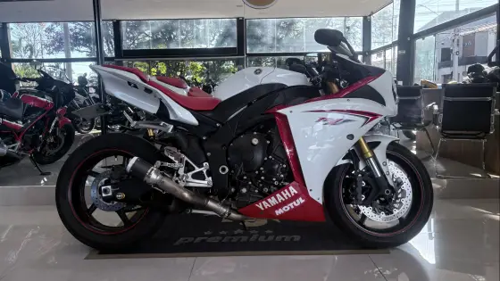 YAMAHA YZF R1 YAMAHA YZF R1