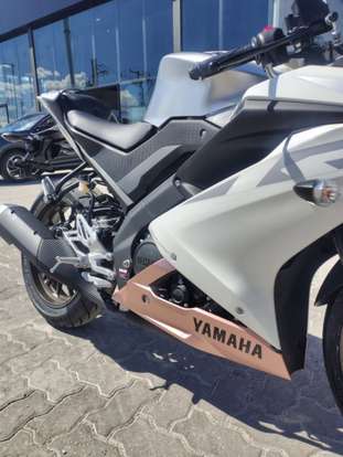 YAMAHA-YZF R15-2026