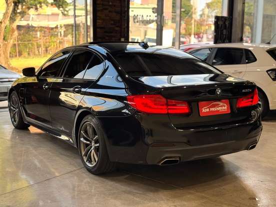 BMW-530e-2019