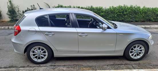 BMW-118i-2.0 TOP HATCH 16V GASOLINA 4P AUTOMÁTICO BMW-118i-2009