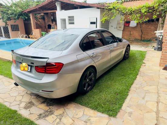 BMW-320i-2014