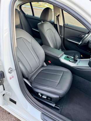 BMW-320i-2020