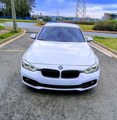 BMW-320i-2018