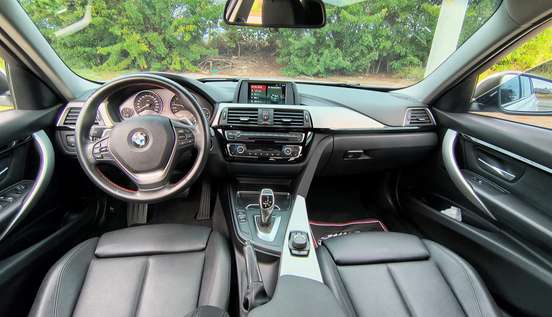 BMW-320i-2018