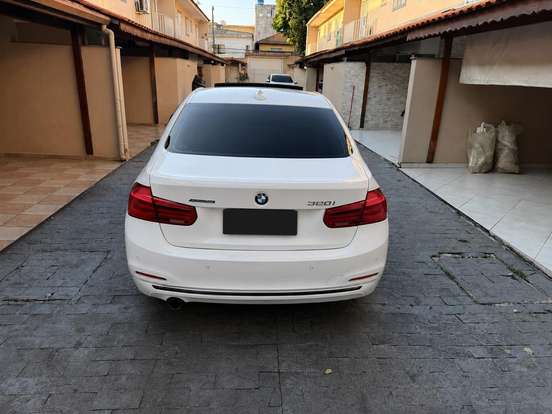 BMW-320i-2016