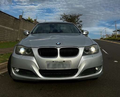 BMW-320i-2009