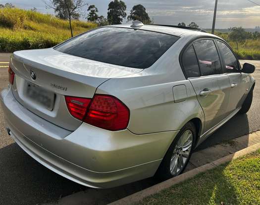 BMW-320i-2009