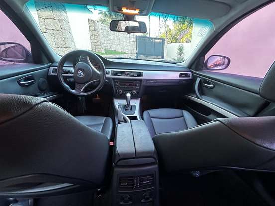 BMW-320i-2009