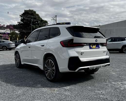 BMW-X1-2024