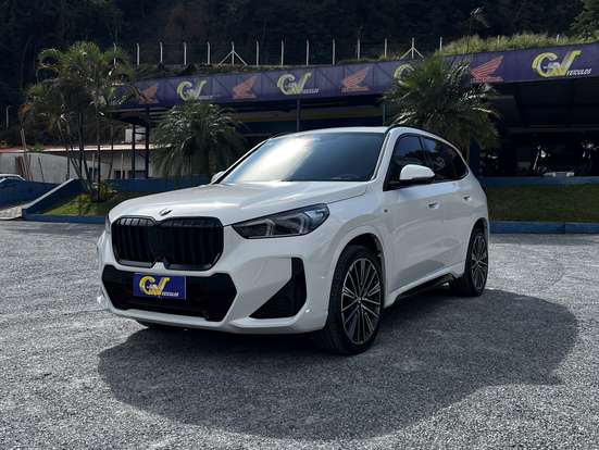 BMW-X1-2024