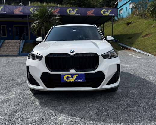 BMW-X1-2024