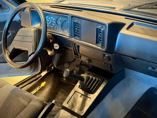 CHEVROLET-CHEVY 500-1989