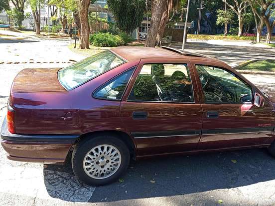 CHEVROLET-VECTRA-2.0 MPFI CD 8V GASOLINA 4P AUTOMÁTICO CHEVROLET-VECTRA-1993