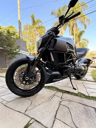 DUCATI DIAVEL DARK 